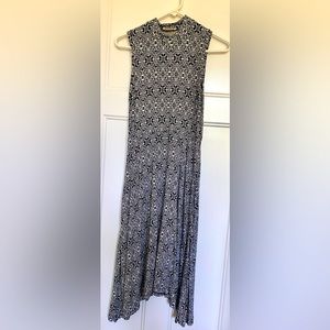 ANTHROPOLOGIE black & white geometric pattern jersey dress is comfy with pockets